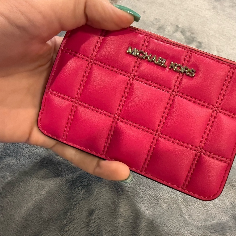 Michael Kors Pink (dragonfruit) Quilted wallet/cardholder coinpouch - Picture 5 of 6
